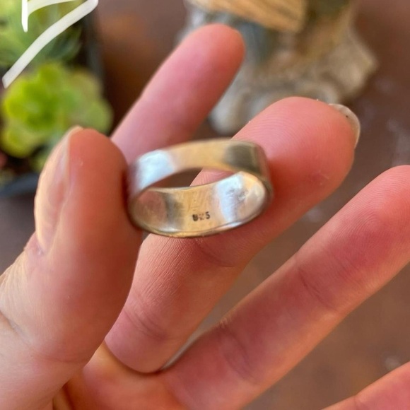 Sterling silver waves swirl ring / in great condition / size 5 - Picture 4 of 4